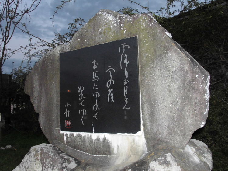 J~肨